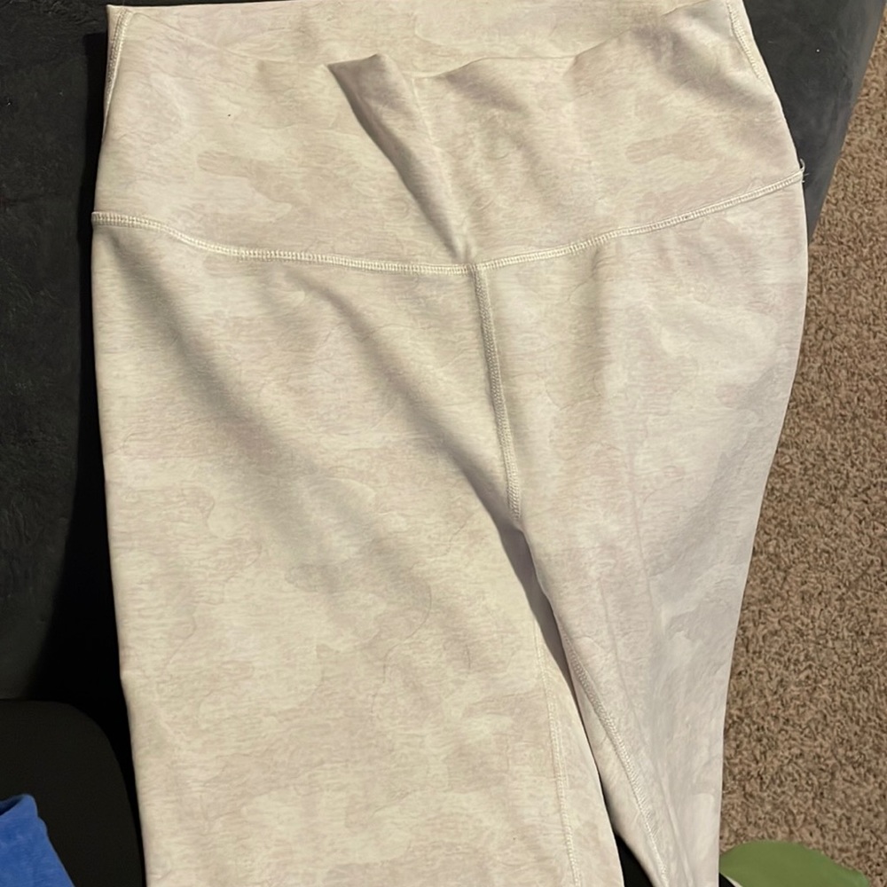Cameo leggings